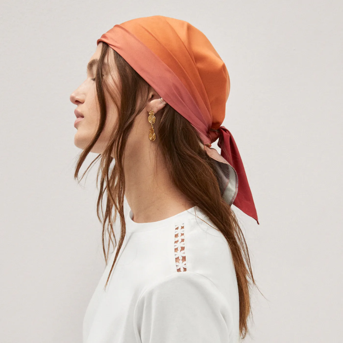 Embroidered White Cotton T-Shirt - Image 3